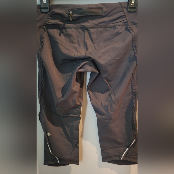 Lululemon cropped leggings 14" inseam - Picture 2 of 6